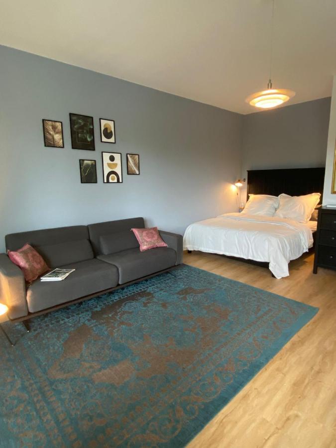 Beautiful Apartment With Balcony Берлін Екстер'єр фото