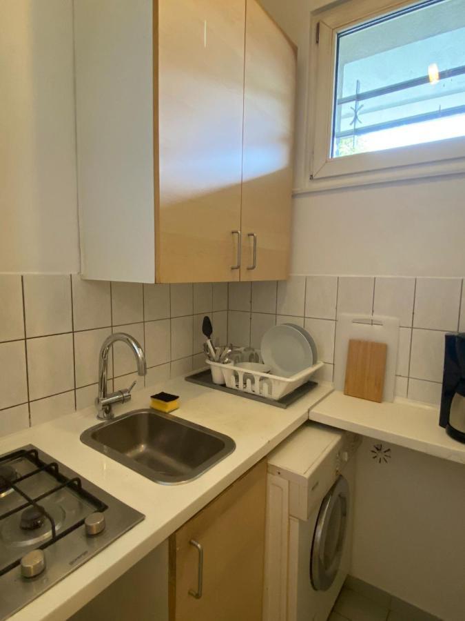Beautiful Apartment With Balcony Берлін Екстер'єр фото