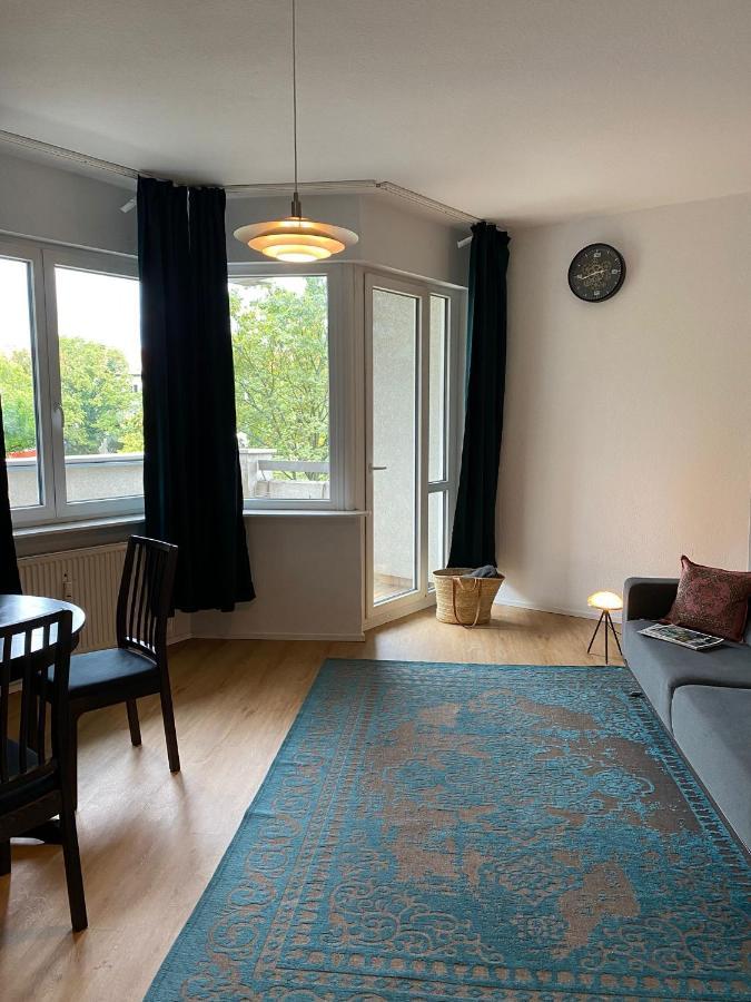 Beautiful Apartment With Balcony Берлін Екстер'єр фото